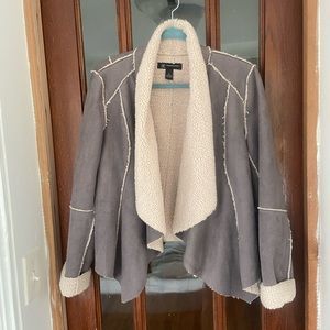 Women’s Size L. Brand INC International Concepts. Grey suede/faux Sherpa